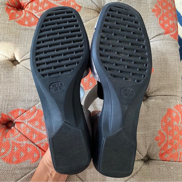 💎 TLC SILVER BLACK METTALIC CUT OUT SHOES! - Picture 12 of 15